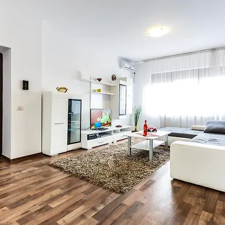 Alba Iulia Square11 * Βουκουρέστι